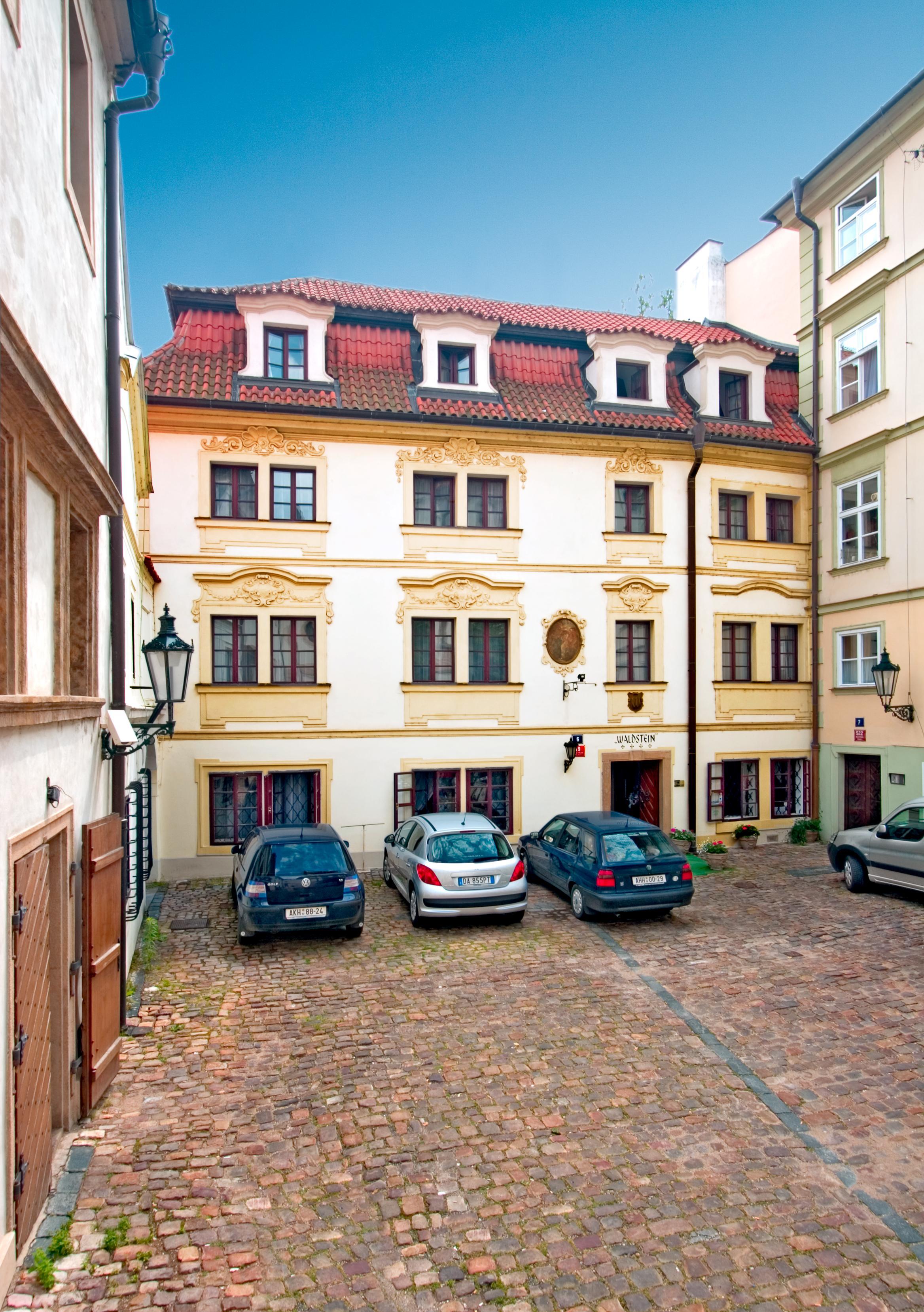 Hotel Waldstein Prague Ngoại thất bức ảnh