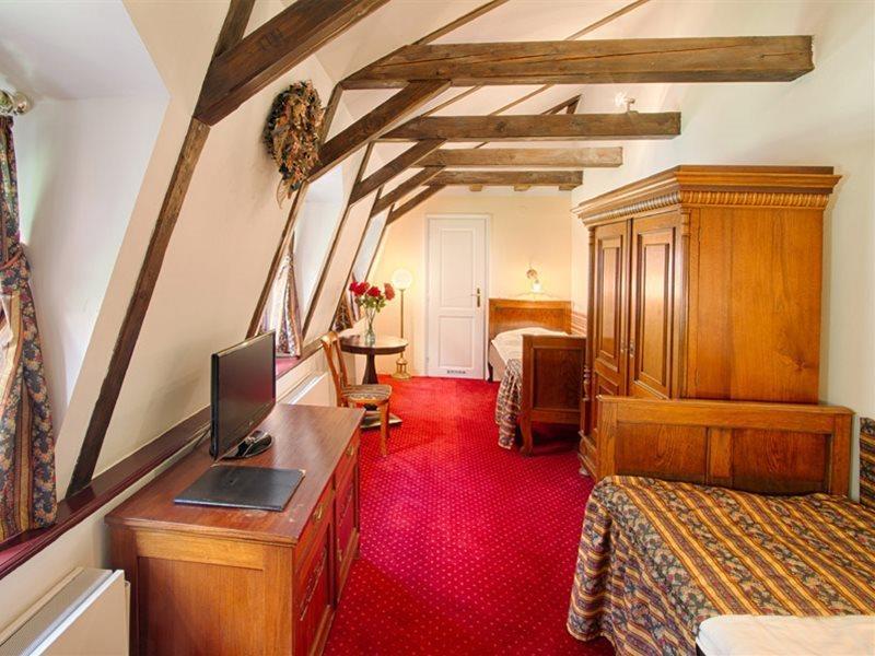 Hotel Waldstein Prague Ngoại thất bức ảnh