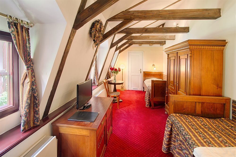 Hotel Waldstein Prague Ngoại thất bức ảnh